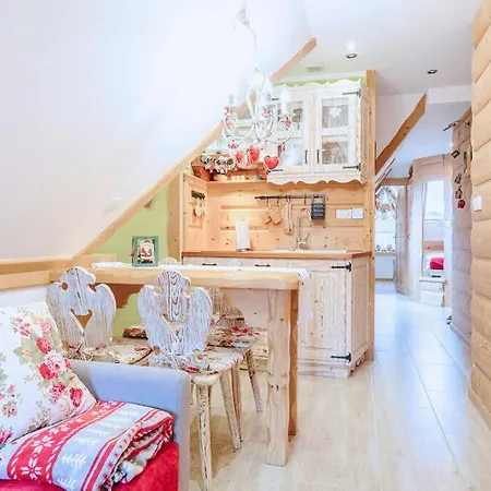 Aparthost Tatra View شقة كوشتيليسكا